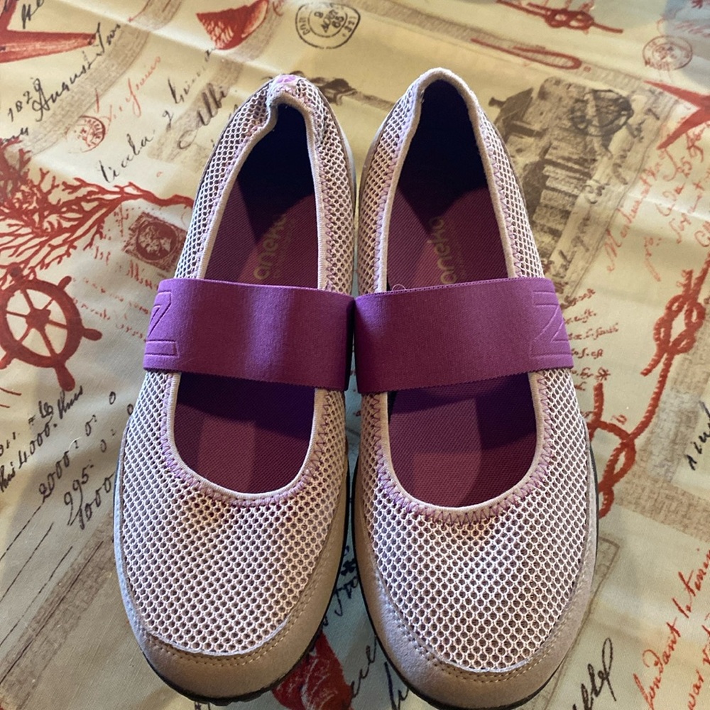 Aneka lifestyle Mary Jane yoga sneaker